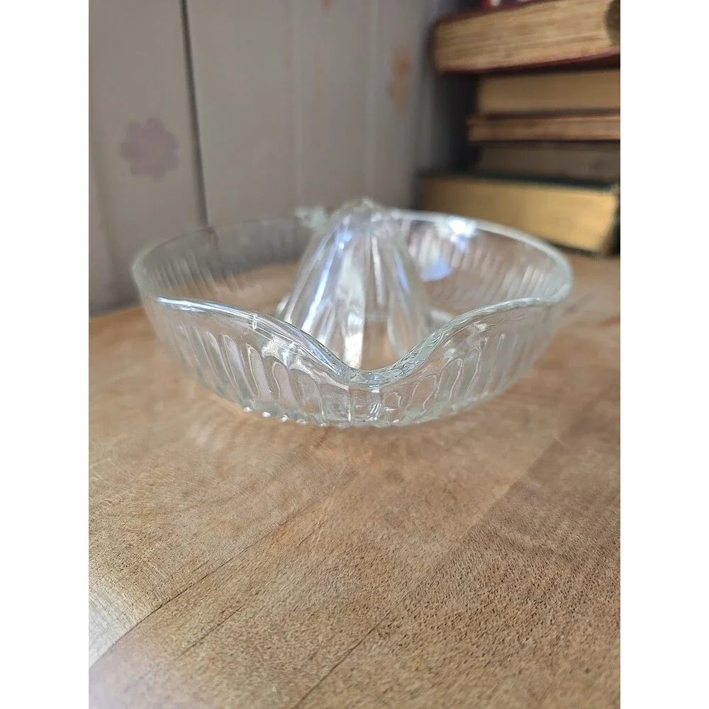Vintage Clear Glass Lemon Citrus Juicer Reamer 6